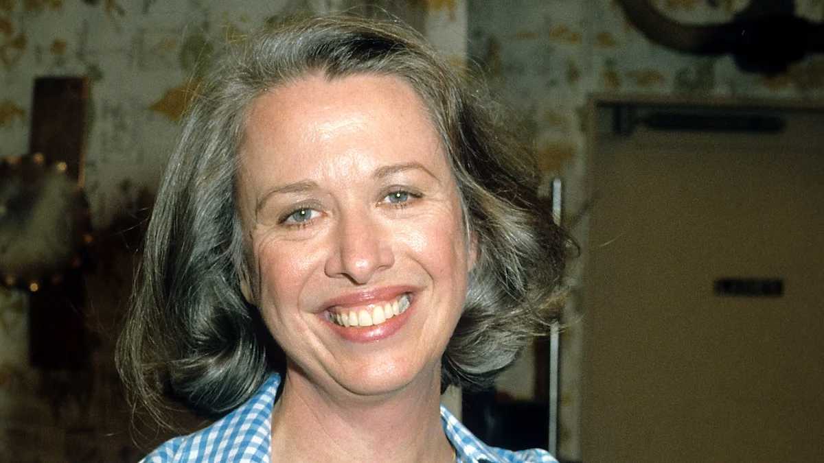 رُشحت لجائزة إيمي.. وفاة بولي هوليداي عن 88 عاماً