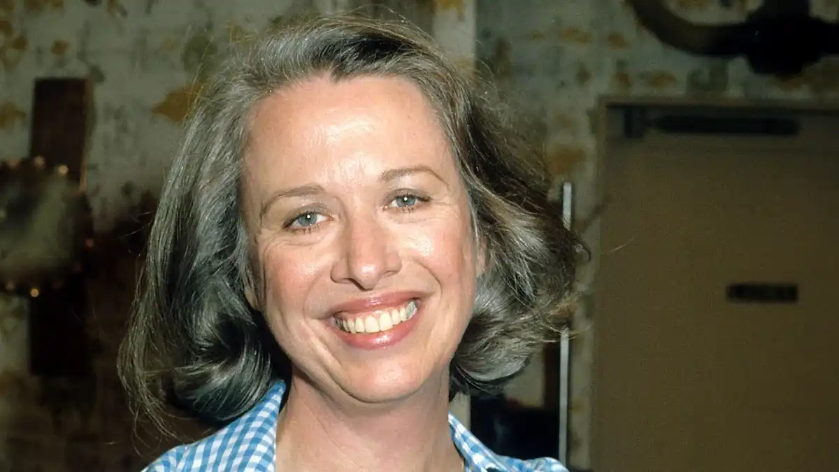 رُشحت لجائزة إيمي.. وفاة بولي هوليداي عن 88 عاماً