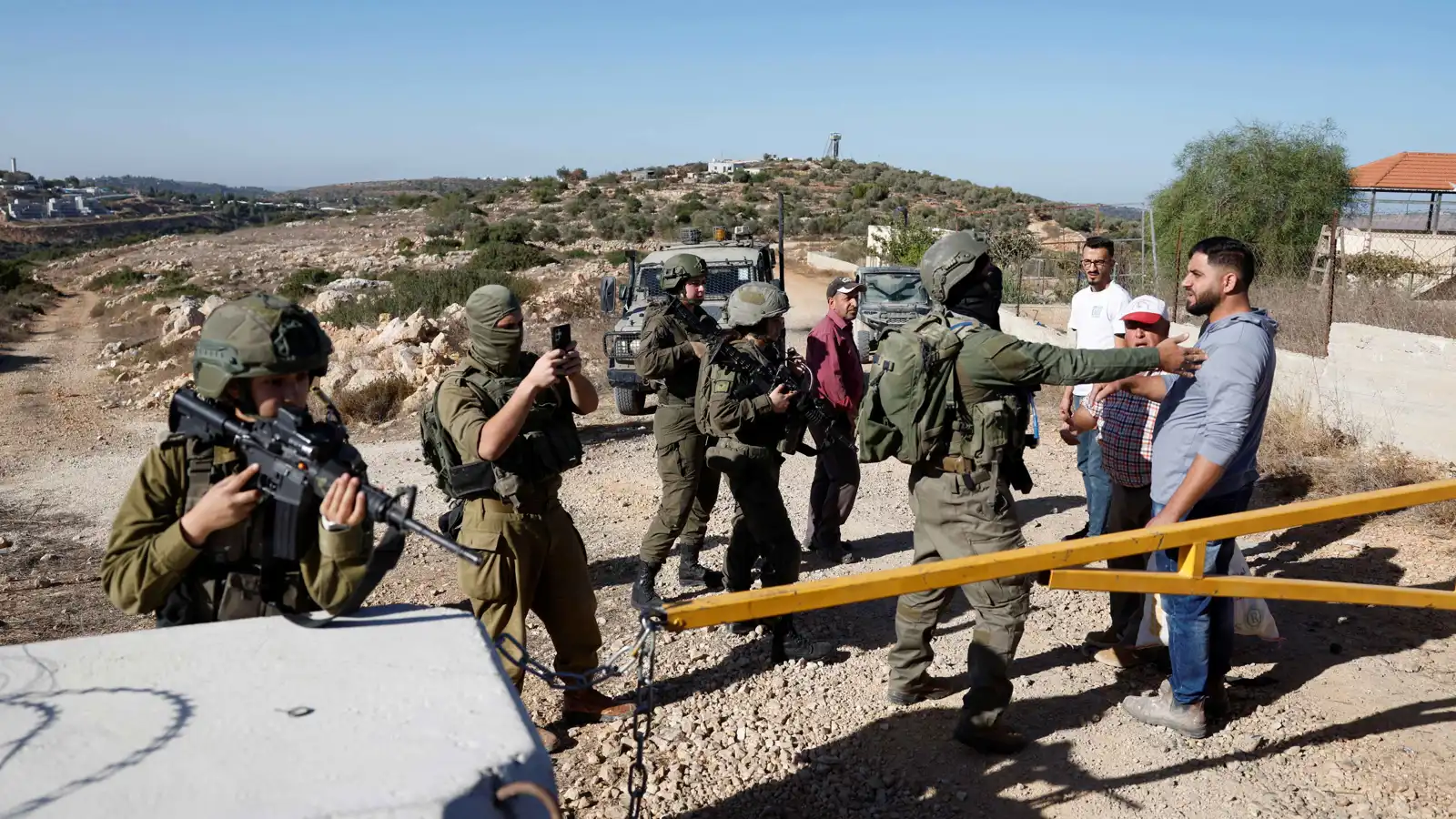 "المناطق العازلة".. سياسة إسرائيلية تمهد لوضع دائم في الضفة الغربية