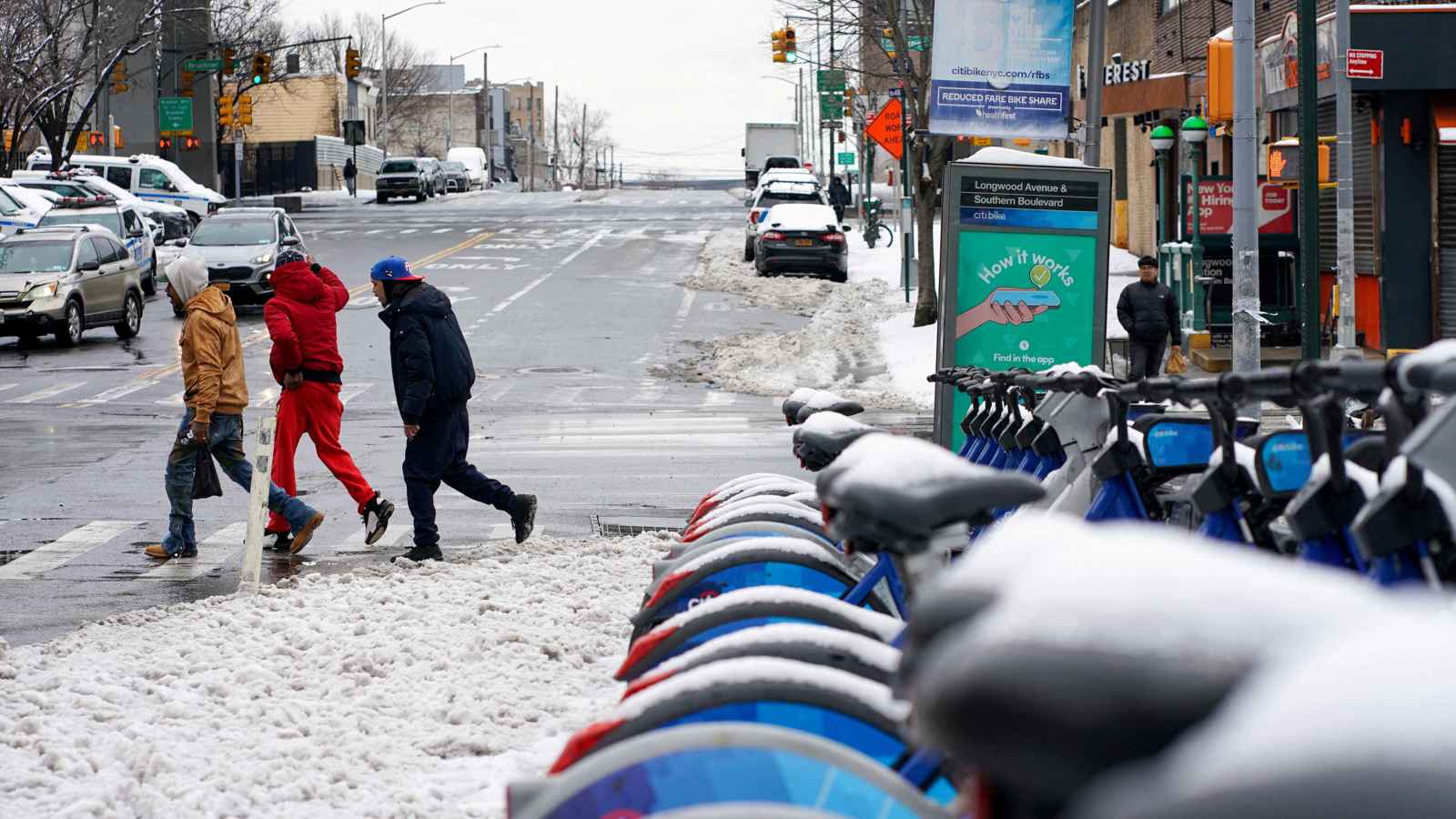 في ثانيتين.. انهيار مروع لمركز إطفاء في نيويورك (فيديو)
