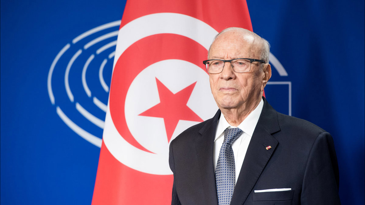 ردًا على دعوة السبسي.. حركة النهضة: الوقت ليس مناسبًا لتعديل الدستور التونسي