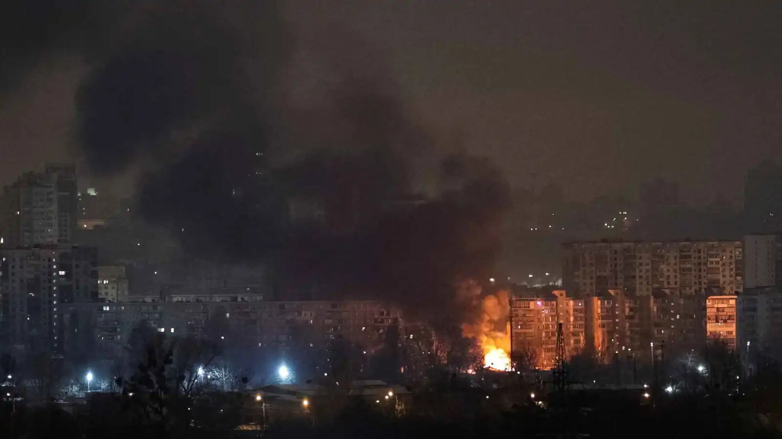 بمسيرات إيرانية.. روسيا تشن هجوماً على أكبر مدن أوكرانيا (فيديو)