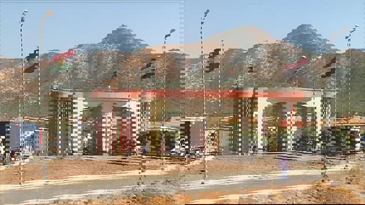 "كردستان العراق" يغلق معبرا حدوديا مع إيران بسبب كورونا