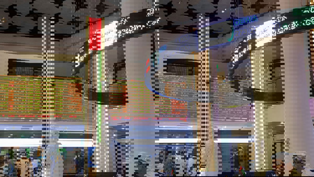 بورصة أبوظبي ترتفع مع صعود أسعار النفط واستقرار دبي