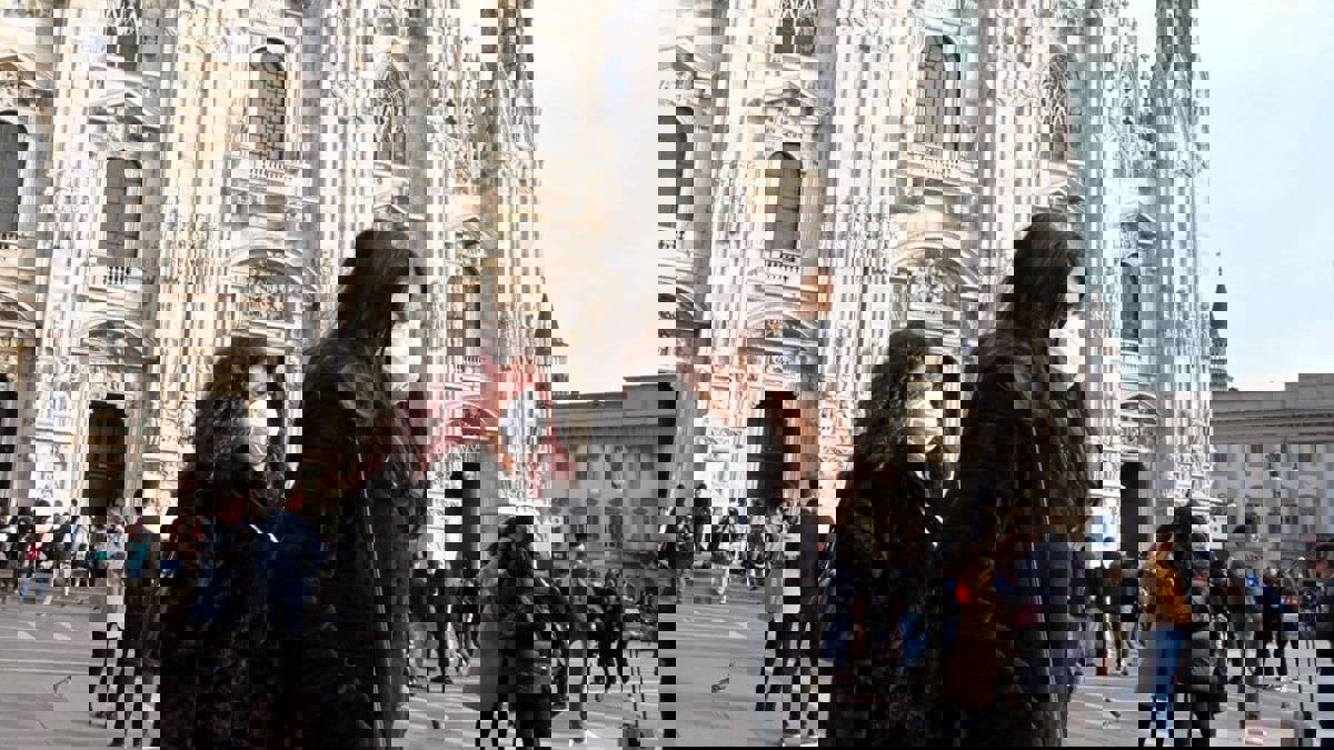 إيطاليا تضع خططا لما بعد كورونا وتحارب غلاء أسعار الكمامات