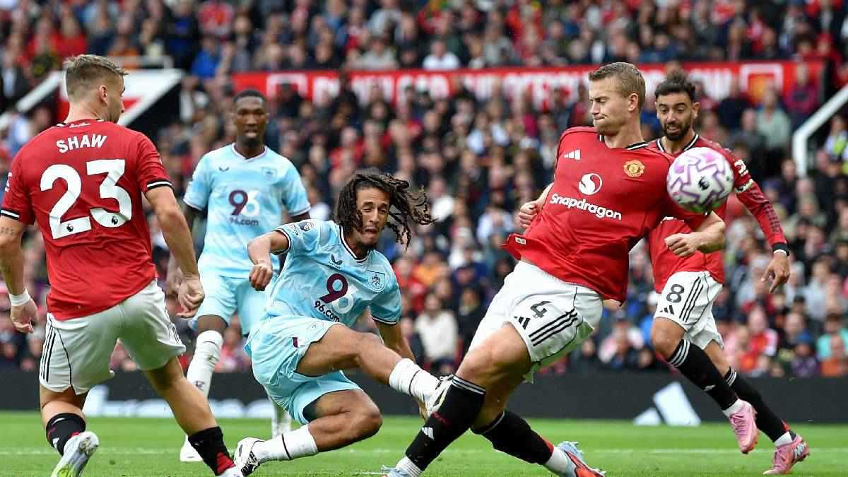 ماذا قدم التونسي حنبعل المجبري أمام مانشستر يونايتد؟