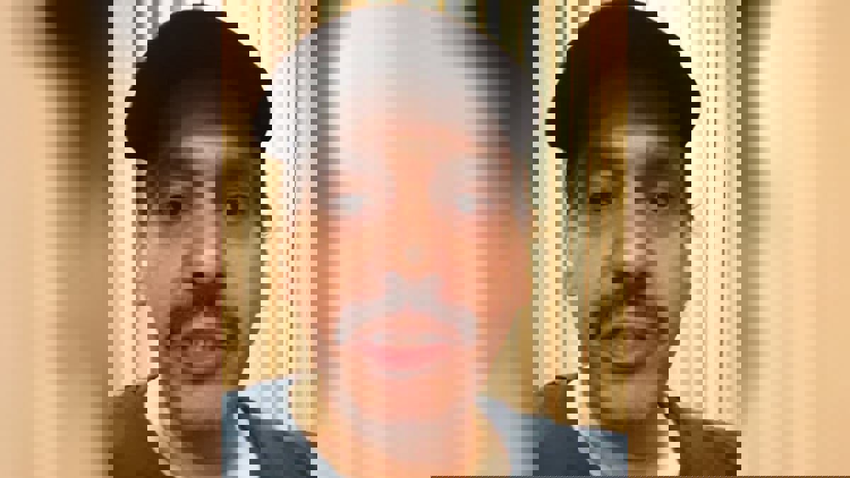 الشاعر القطري ابن الذيب يرد على حكم المؤبد الصادر ضده