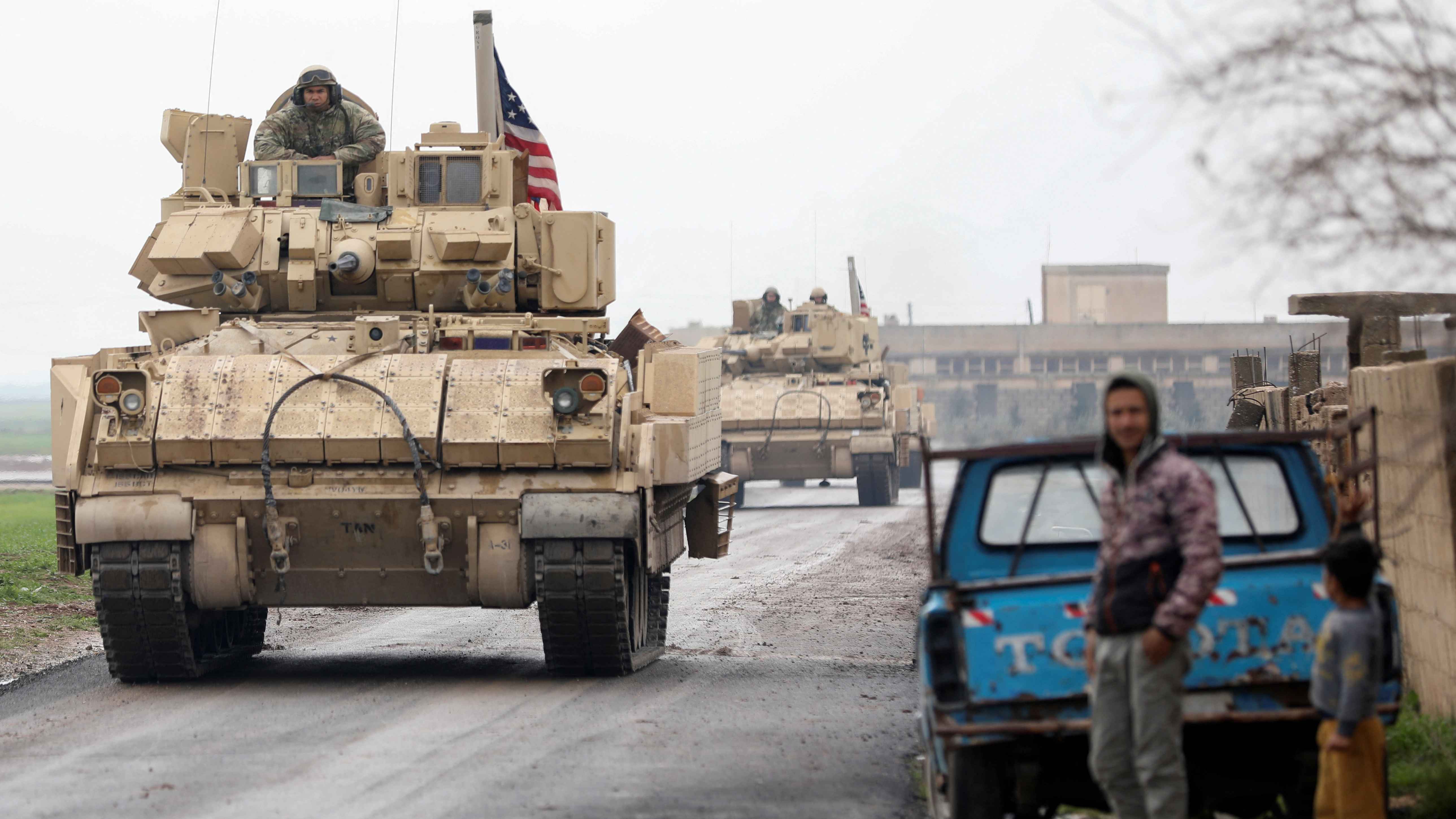 ضغوط إسرائيل وهجمات داعش "تفرمل" خطط التحالف الدولي في سوريا