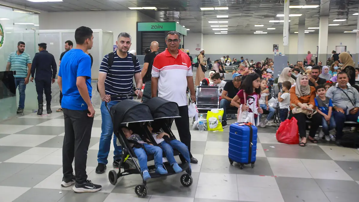 الأردن.. اكتظاظ غير مسبوق في جسر الملك حسين والاصطياف يفاقم الأزمة