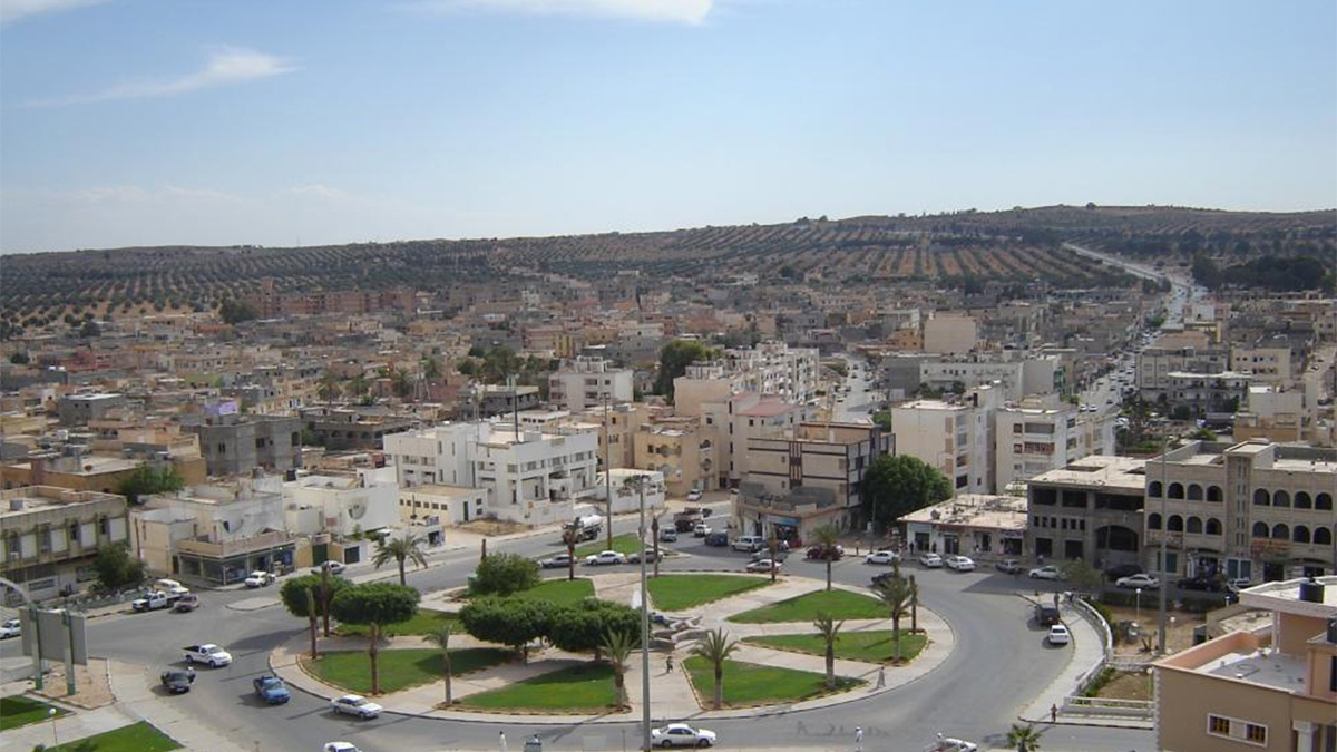 مسلحون يستهدفون جمعًا من الليبيات أمام بنك في ترهونة