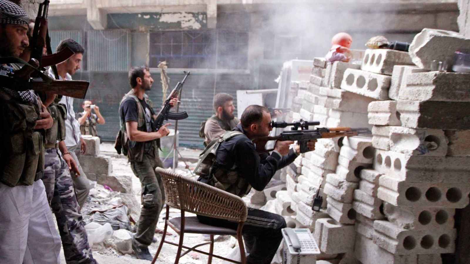 معارك شمال سوريا.. تفاصيل هجوم الجولاني المفاجئ