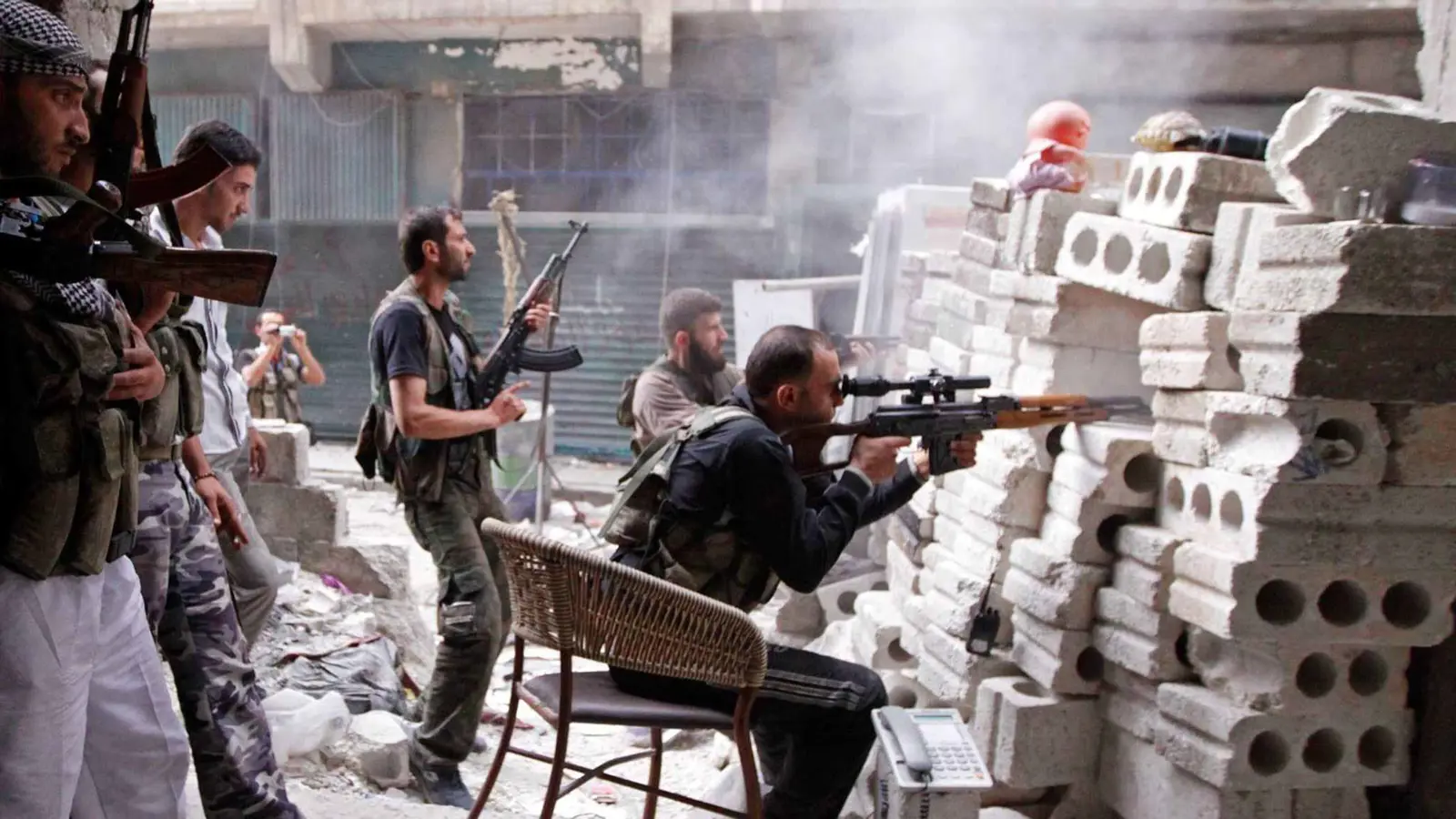 معارك شمال سوريا.. تفاصيل هجوم الجولاني المفاجئ