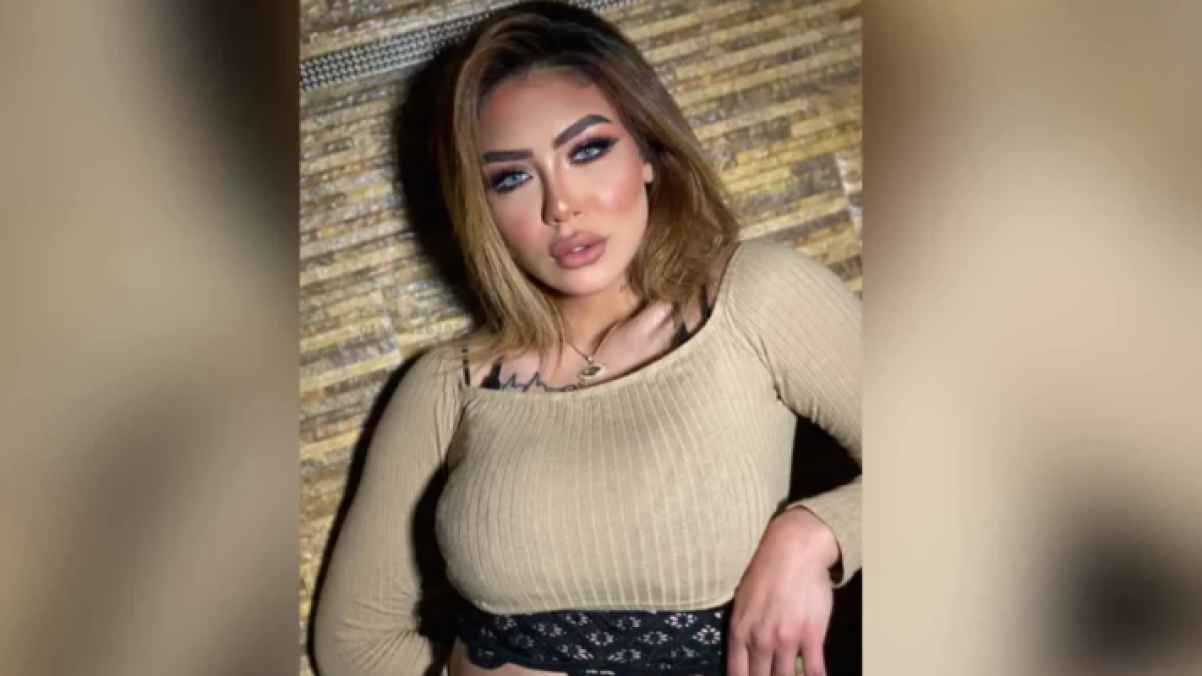 محامي هدير عبد الرازق يرد على أنباء هروبها من مصر