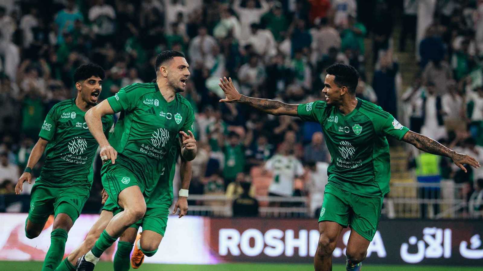 ترتيب الدوري السعودي.. الأهلي يلحق بالنصر أول خسارة ويشعل صراع الصدارة (فيديو)