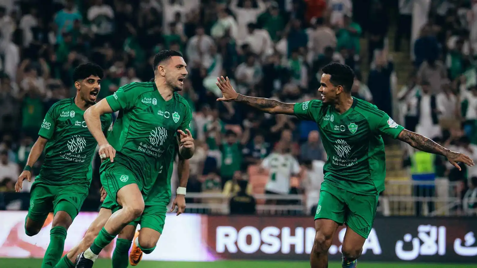 ترتيب الدوري السعودي.. الأهلي يلحق بالنصر أول خسارة ويشعل صراع الصدارة (فيديو)