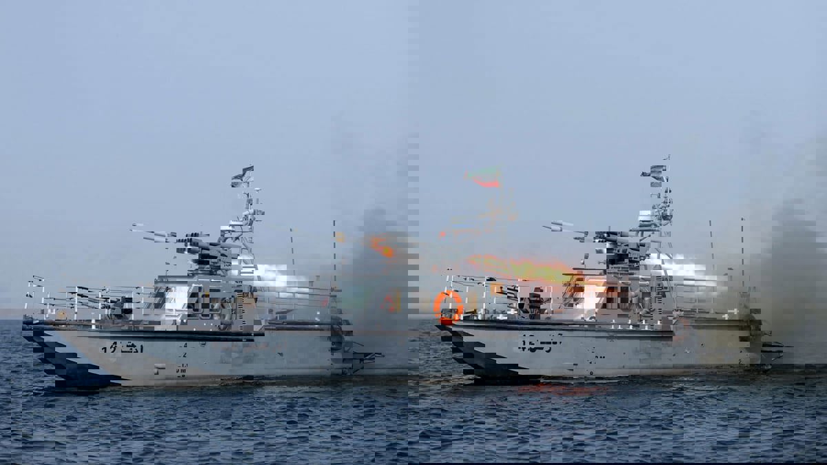 إيران تجري مناورات عسكرية كبرى في الجنوب