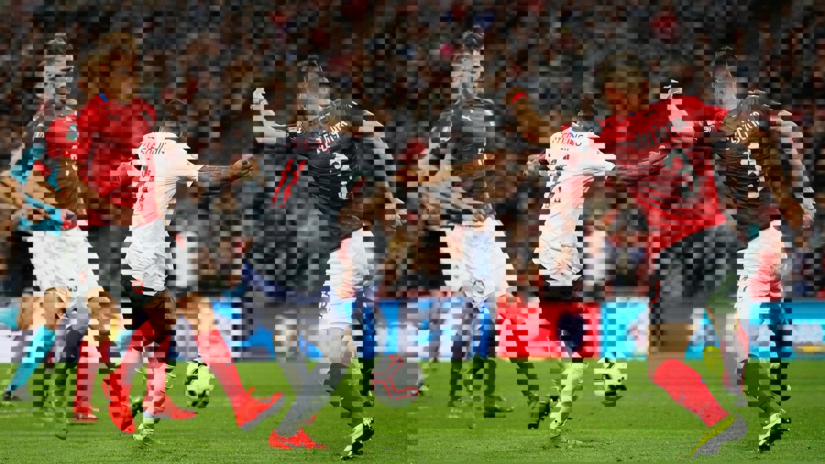 لفتة إنسانية رائعة من رحيم سترلينغ خلال مباراة إنجلترا والتشيك (صور)