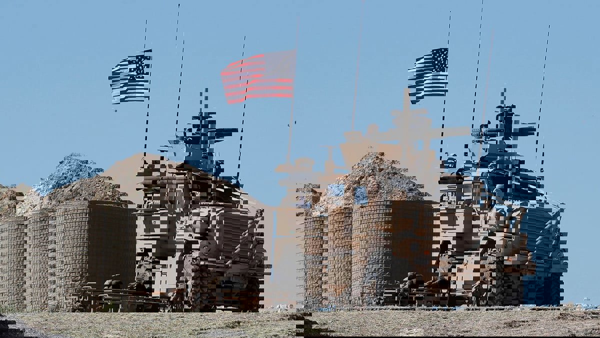 ميليشيا عراقية تستهدف قاعدة أمريكية نفطية في سوريا (فيديو)