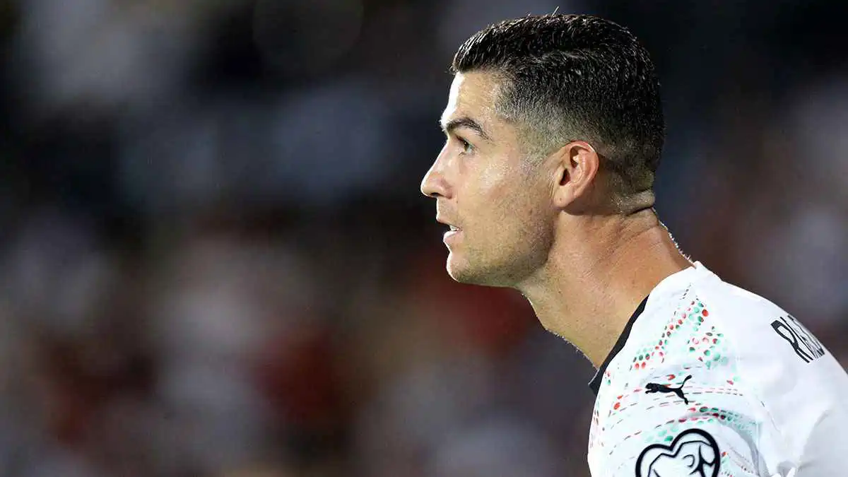 هل ينجح تشيلسي في إعادة كريستيانو رونالدو إلى الدوري الإنجليزي؟