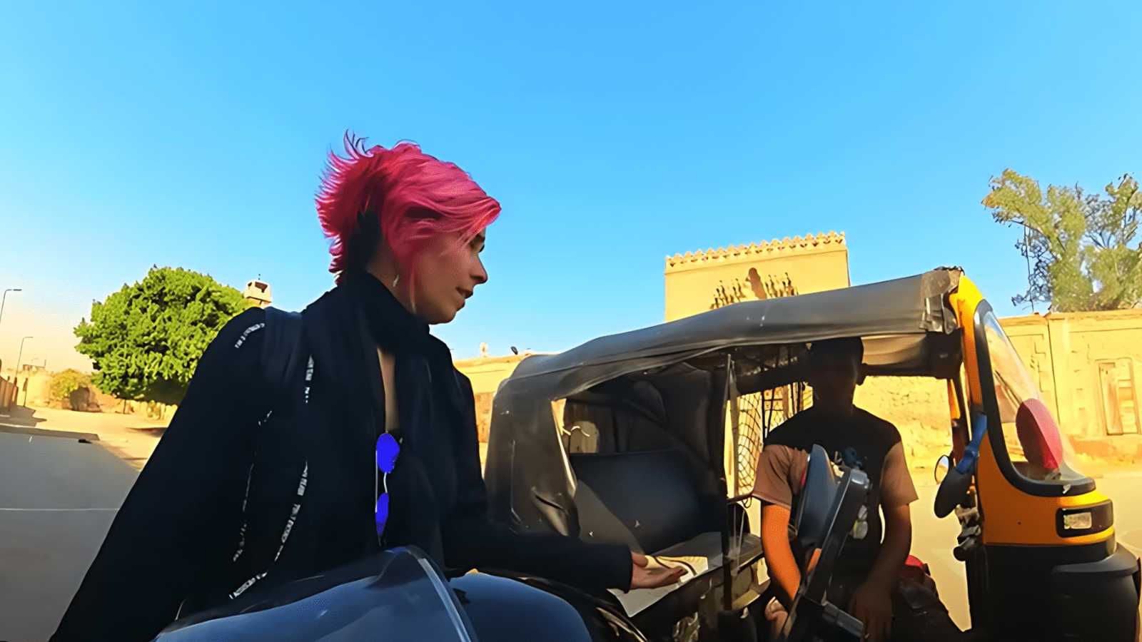 القبض على متحرش بسائحة أجنبية في القاهرة (فيديو)