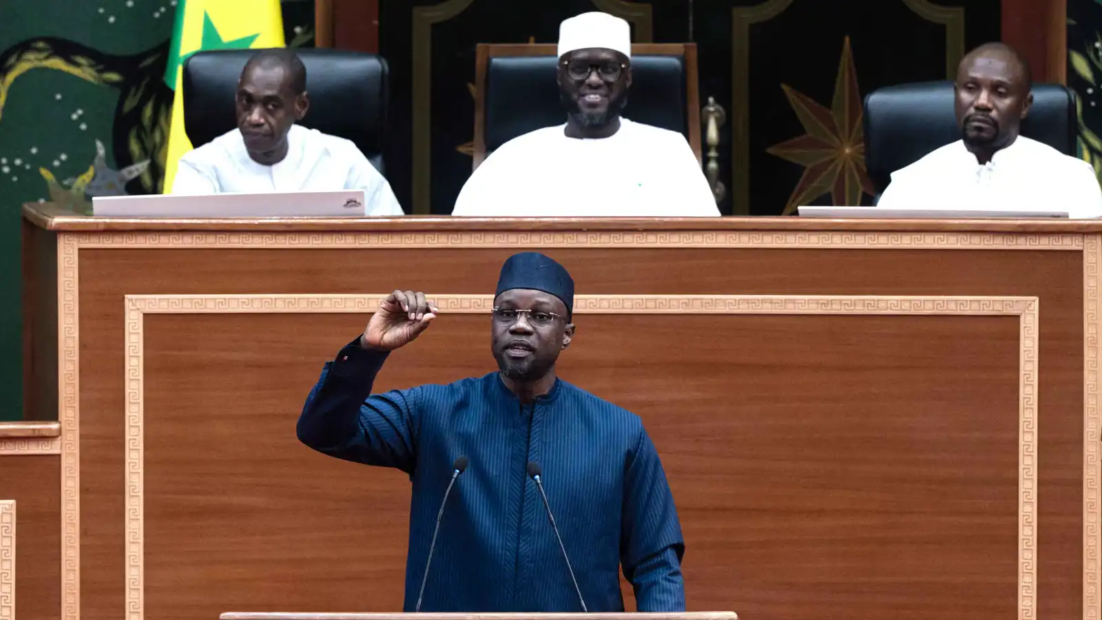 معركة القضاء.. "تسليم المطلوبين" يفجر أزمة متصاعدة بين فرنسا والسنغال