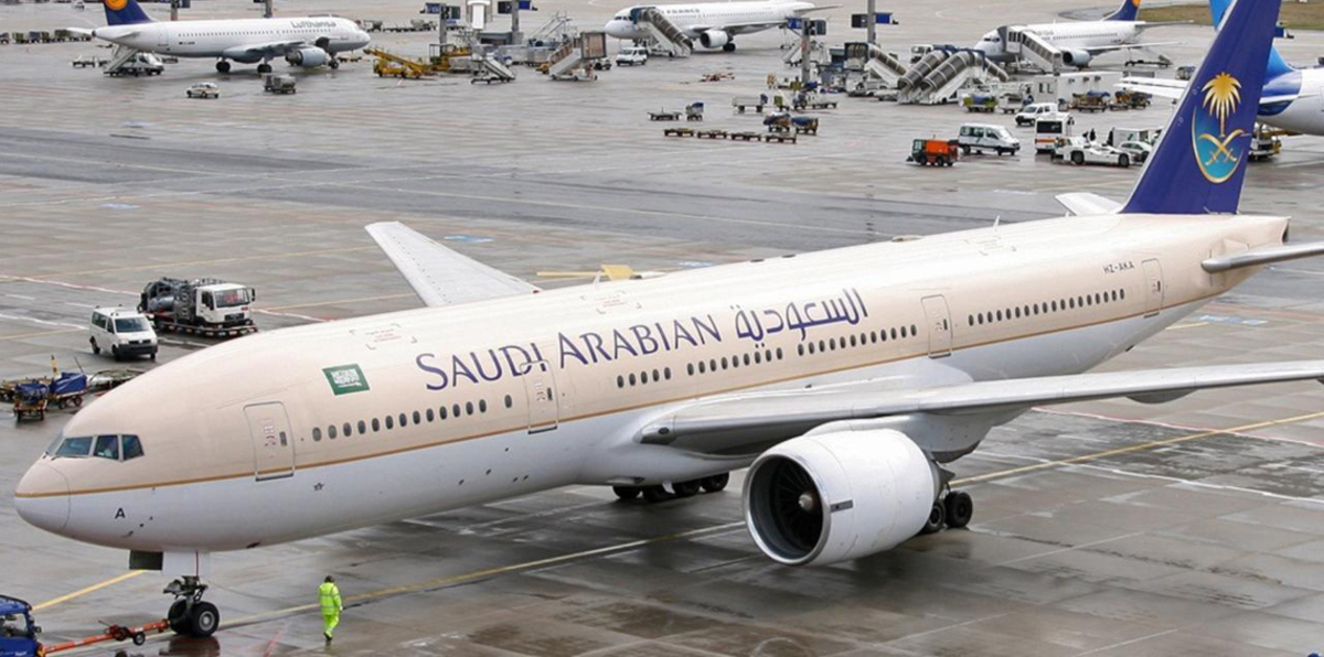 بسبب عطل فني.. إخلاء طائرة سعودية تقل مئات الحجاج في مطار القاهرة