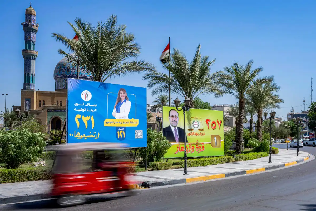 ملصقات انتخابية في شوارع بغداد