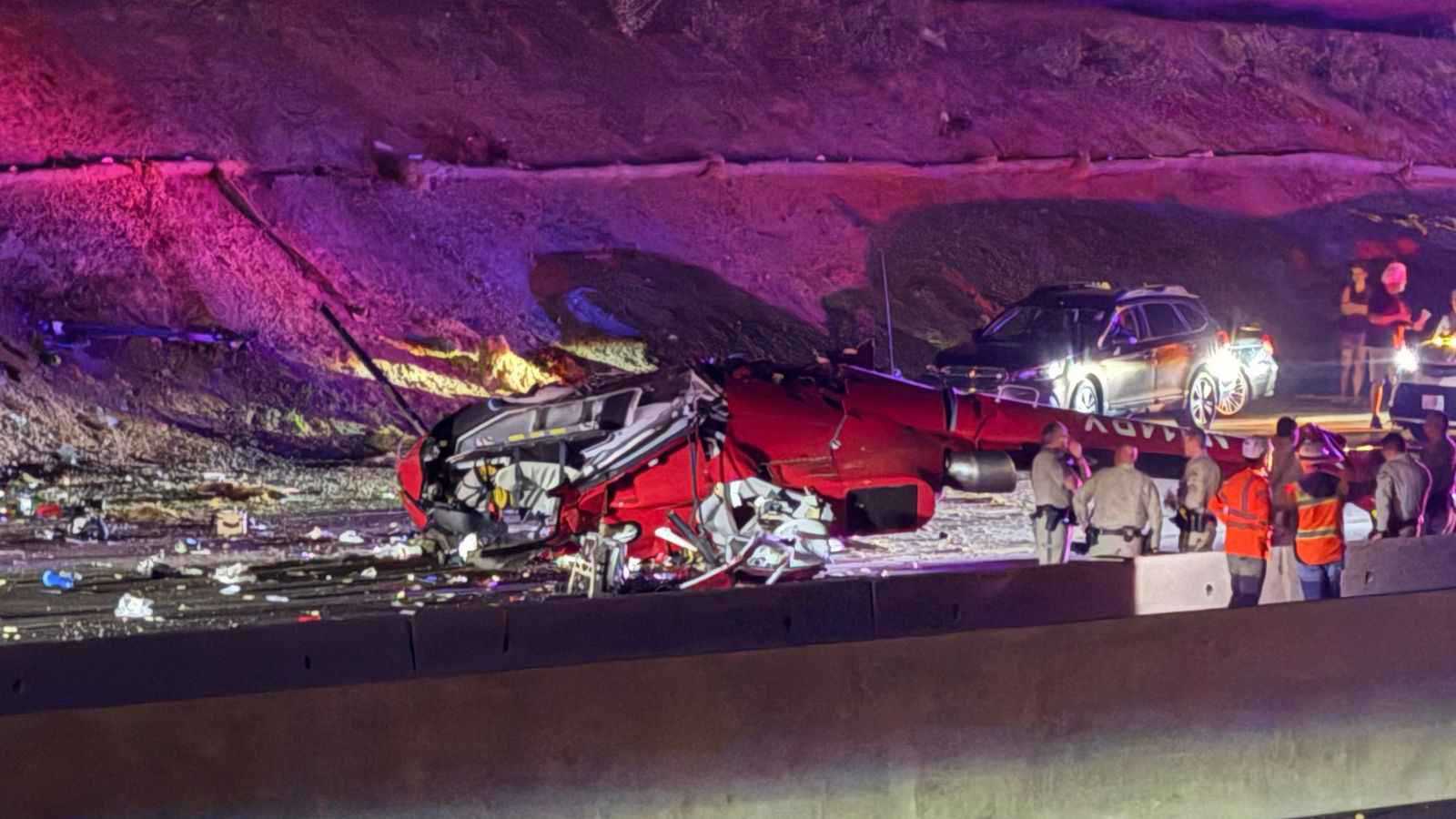 كاليفورنيا.. تحطم مروحية طبية وإصابة 3 أشخاص بجروح خطيرة