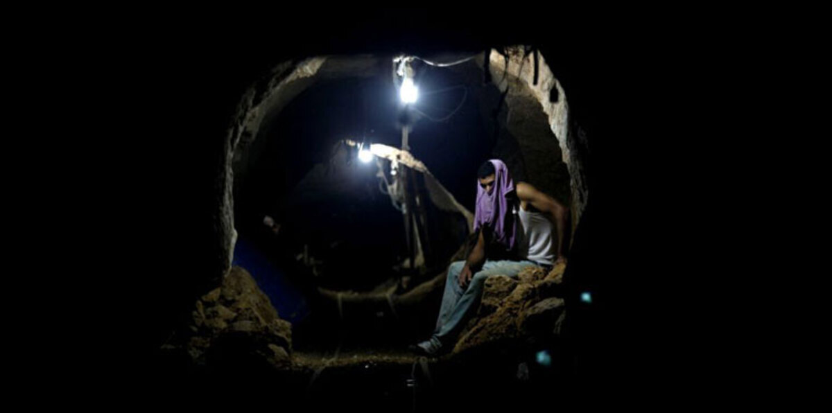 فقدان 4  فلسطينيين في نفق للتهريب على حدود غزة