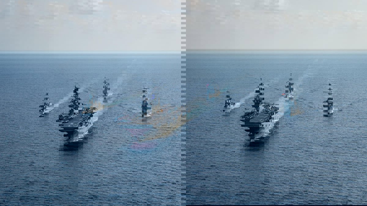 بكين تندد بدخول سفينة حربية أمريكية بحر الصين الجنوبي