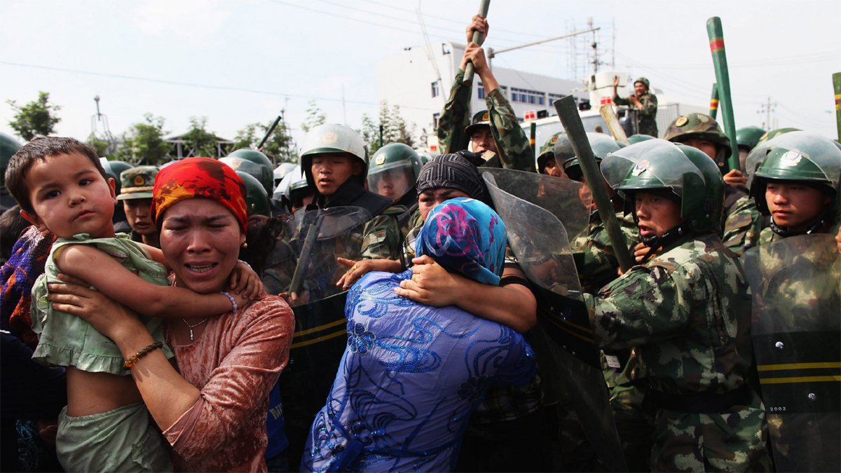 بعد توقيع الاتفاقية الاقتصادية.. إيران "تتغنى" بمعاملة الصين لمسلمي الأويغور