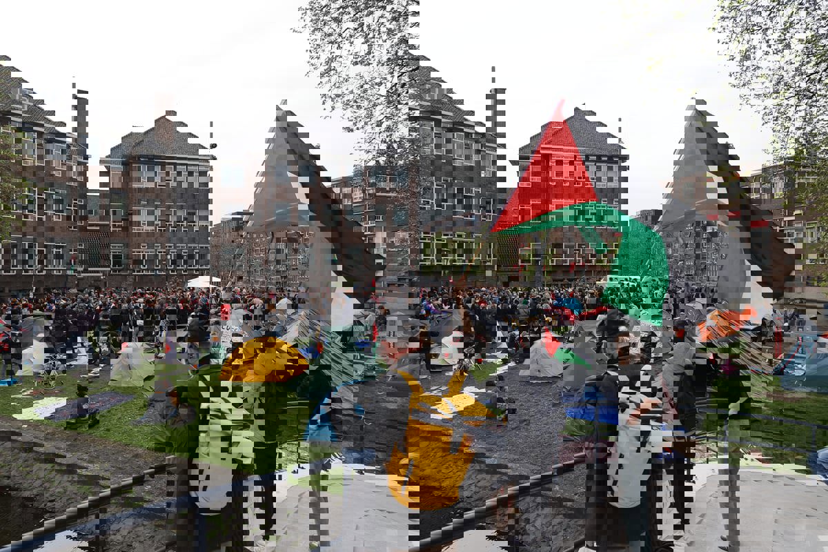 الشرطة الهولندية تعتقل 125 مشاركًا بمظاهرة جامعية مؤيدة لغزة