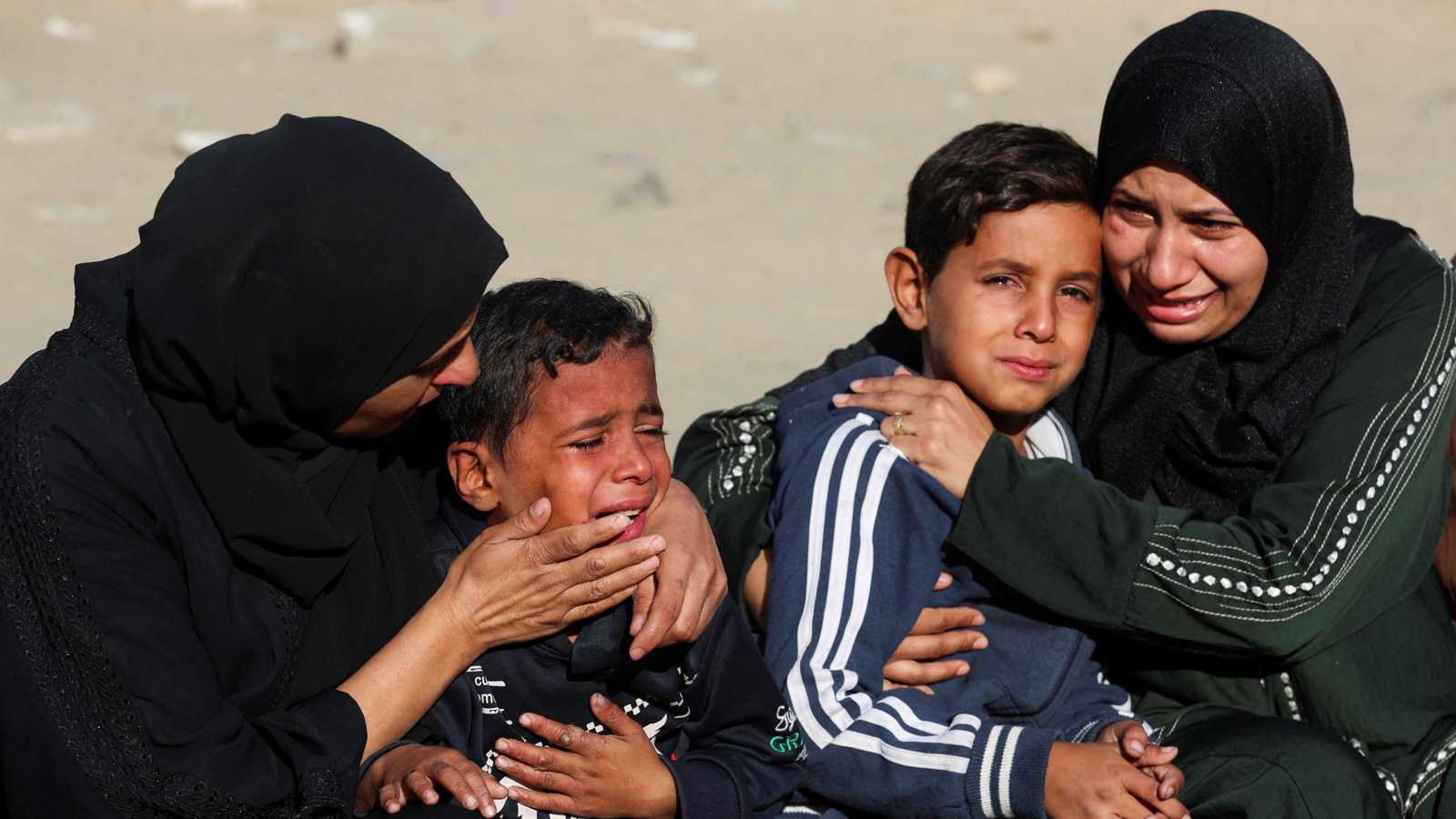 3 قتلى بقصف جوي ومدفعي إسرائيلي جنوبي غزة