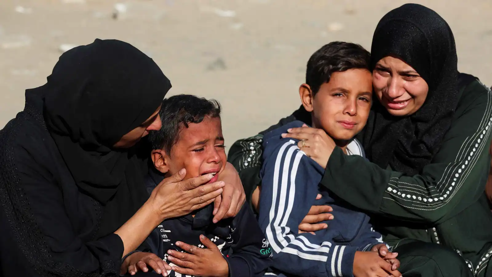 3 قتلى بقصف جوي ومدفعي إسرائيلي جنوبي غزة