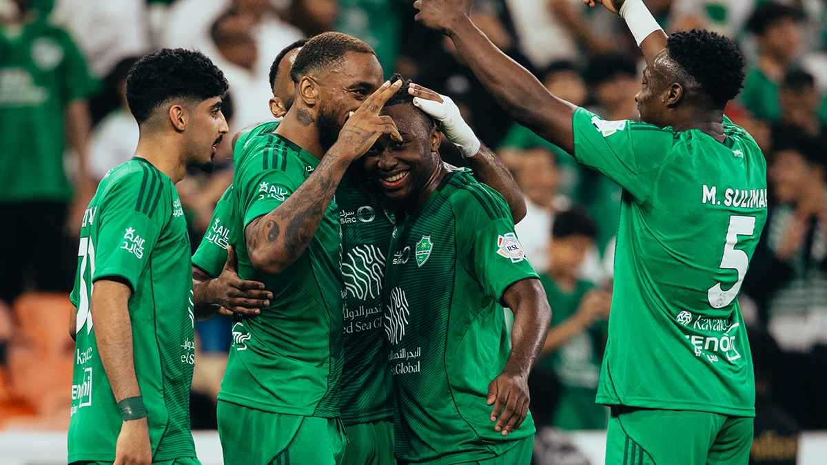 4 نجوم يبهرون جماهير الأهلي في الفوز الكبير على الاتفاق 