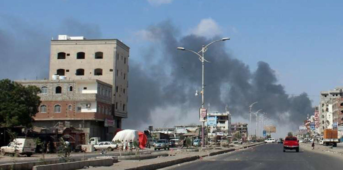 اليمن.. انقلاب سيارة محملة بعبوات متفجرة قبل وصولها إلى عدن