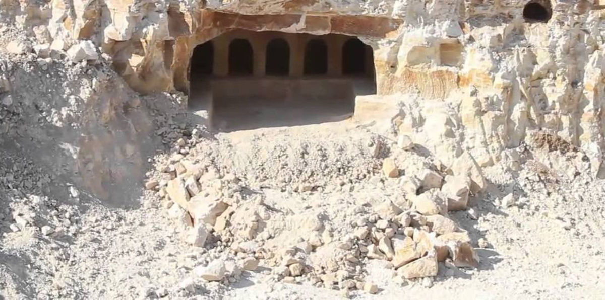 حفريات صرف صحي تكشف عن مقبرة رومانية في الأردن "صور"