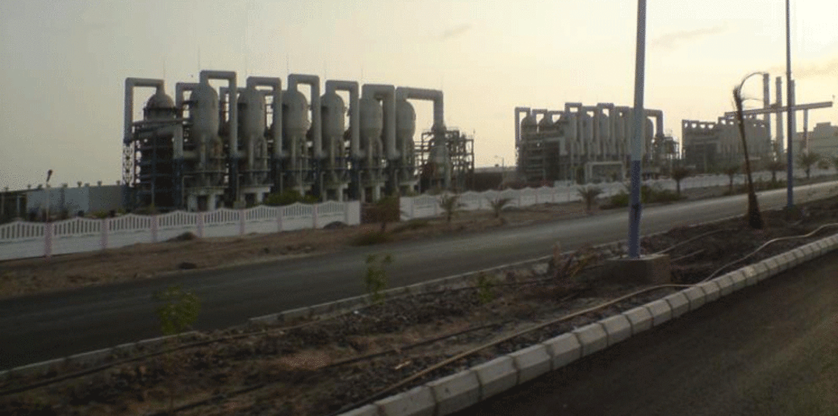 المبعوث الإماراتي يبحث مع وزير الطاقة اليمني تطوير كهرباء عدن