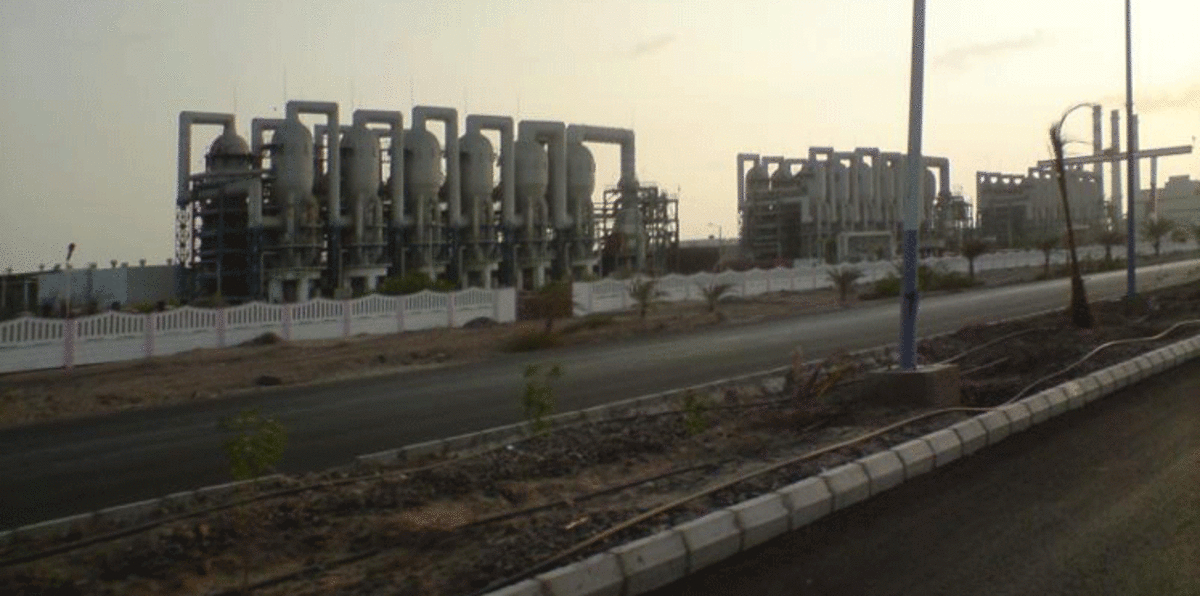 المبعوث الإماراتي يبحث مع وزير الطاقة اليمني تطوير كهرباء عدن