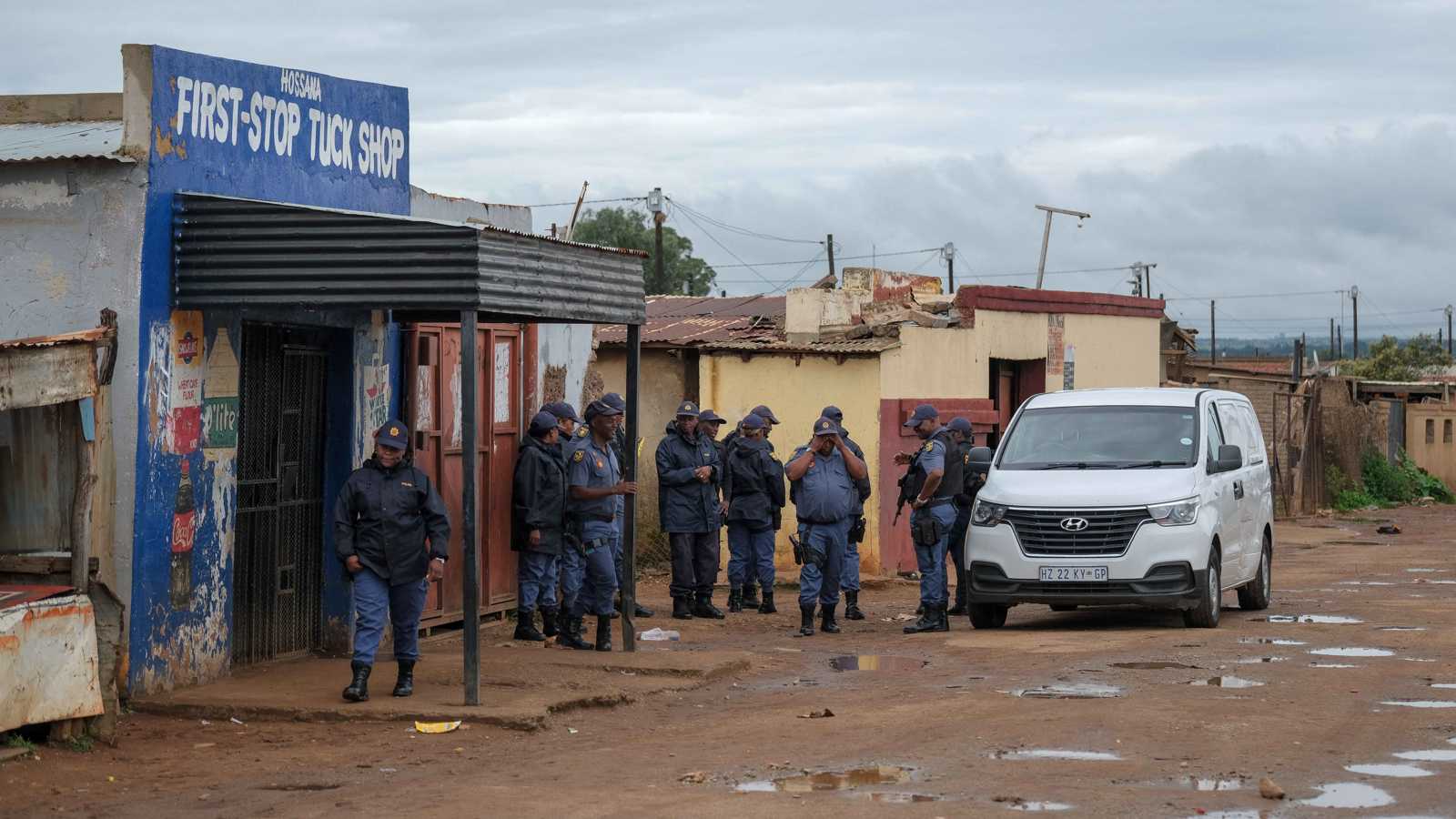 جنوب إفريقيا.. اعتقال متهم بإطلاق نار أسفر عن 12 قتيلا