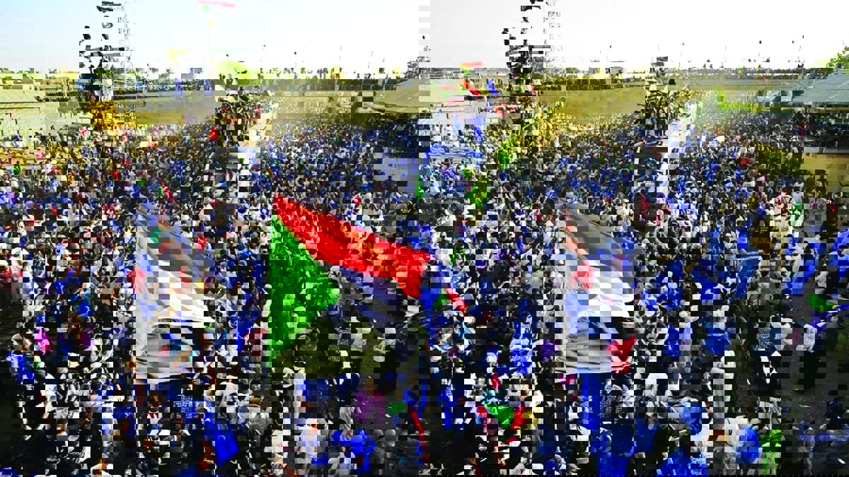 مئات آلاف السودانيين يحتفلون باتفاق السلام في الخرطوم (صور)