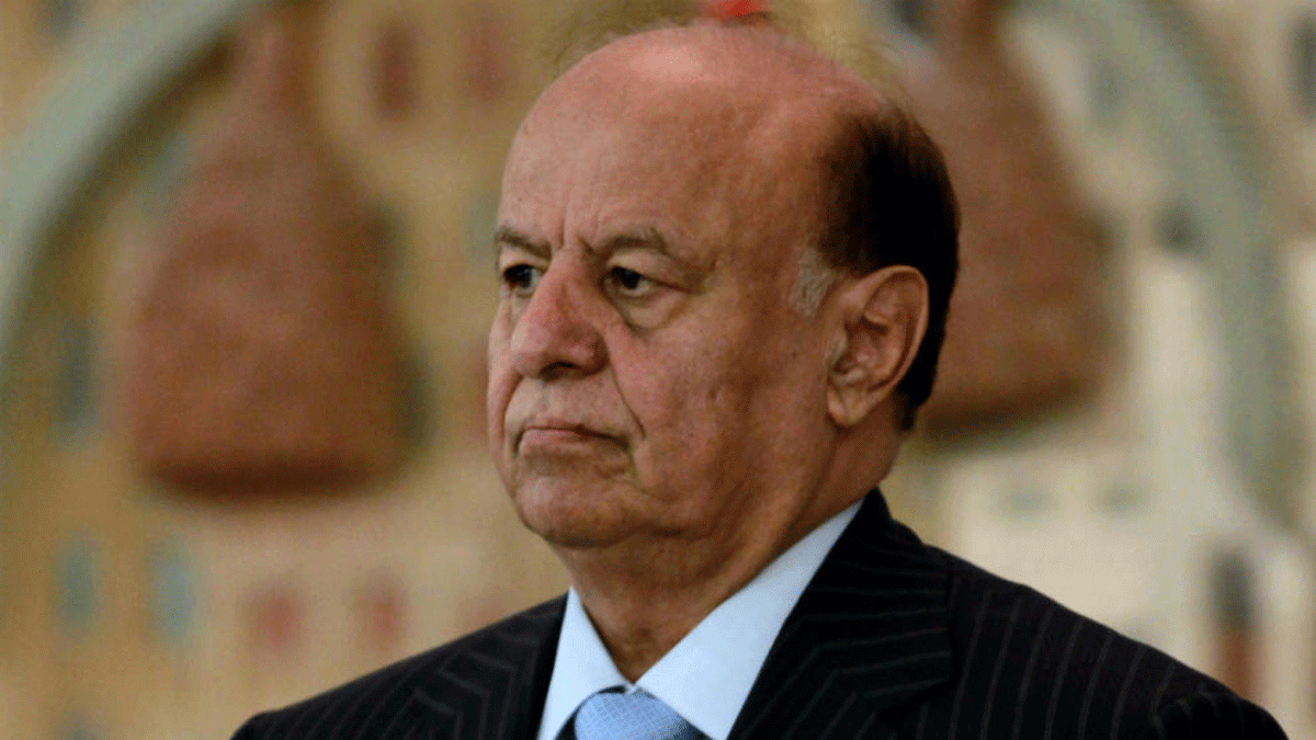 عيّن 5 محافظين للبنك المركزي في نحو 5 أعوام.. ماذا استفاد الاقتصاد اليمني من قرارات هادي؟‎