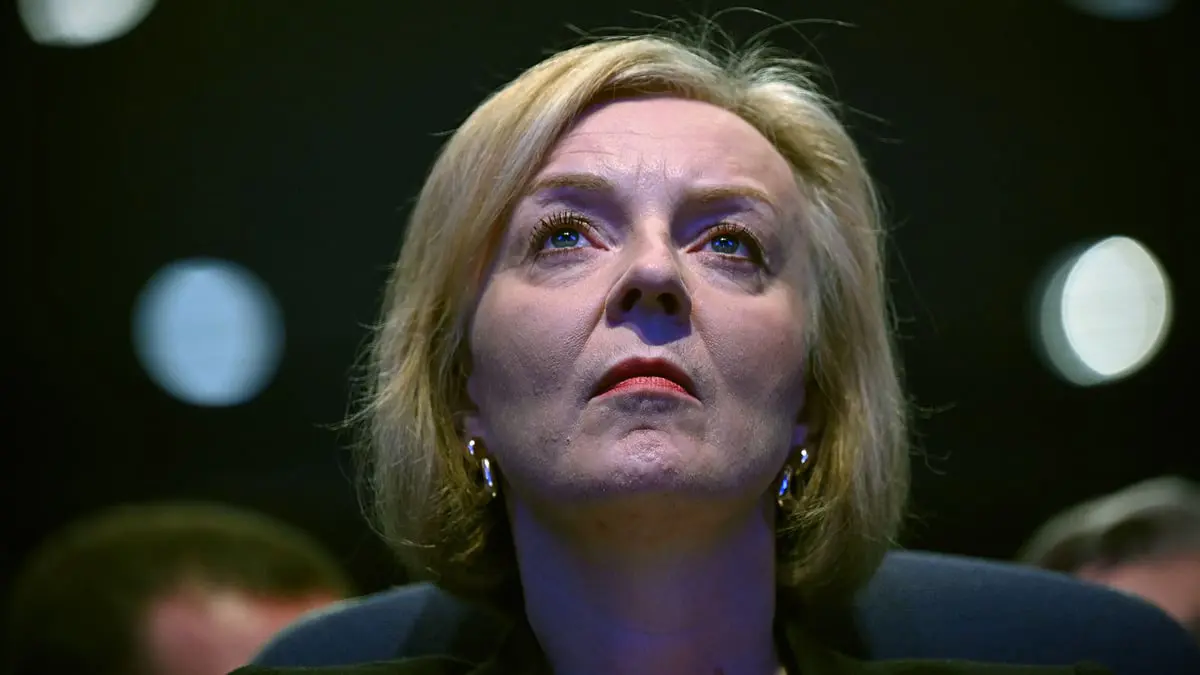 صحف بريطانية: ليز تراس في حالة يرثى لها ومصيرها التنحي