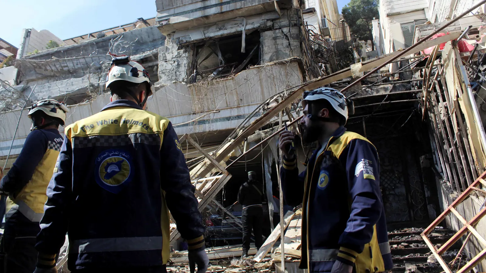 سوريا.. وفاة طفلين إثر انهيار في مبنى سكني بحلب