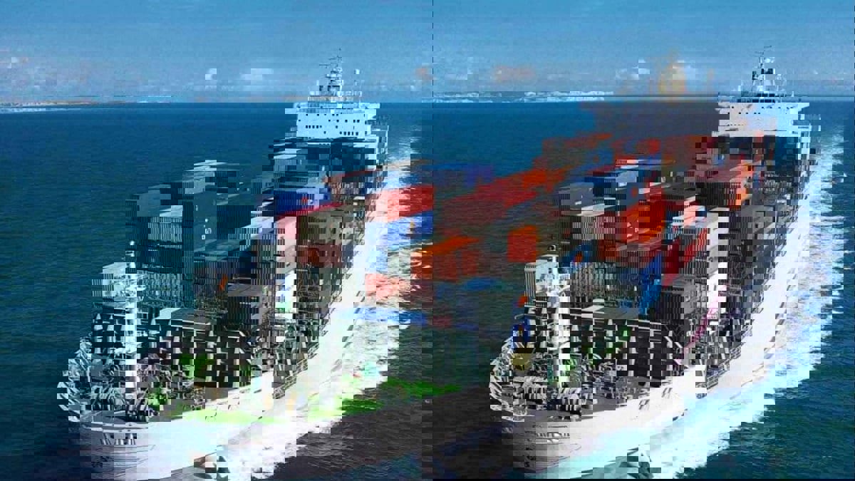 تونس تدشن خطا بحريا مباشرا مع طرابلس الليبية