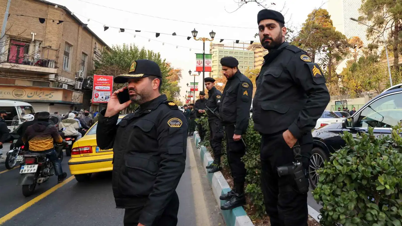 إيران تعتقل متهمين بتصوير "مواقع حساسة" في لرستان