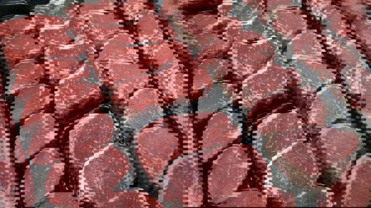 منها الزهايمر .. 7 مخاطر لتناول لحوم الأبقار