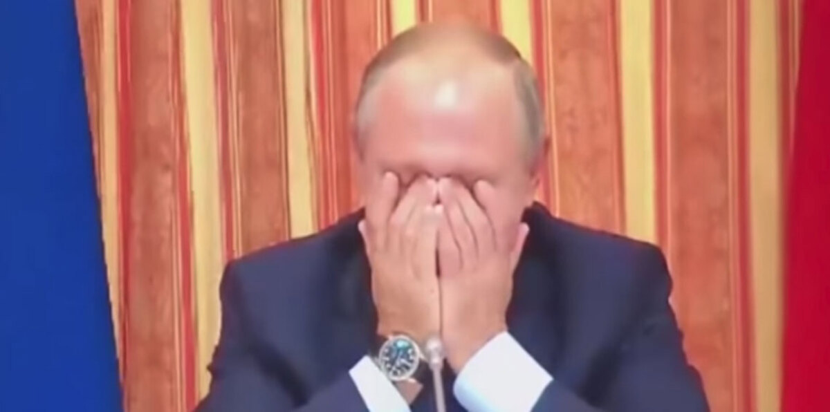 بالفيديو.. ما الذي قاله وزير روسي حتى انفجر بوتين ضاحكا؟