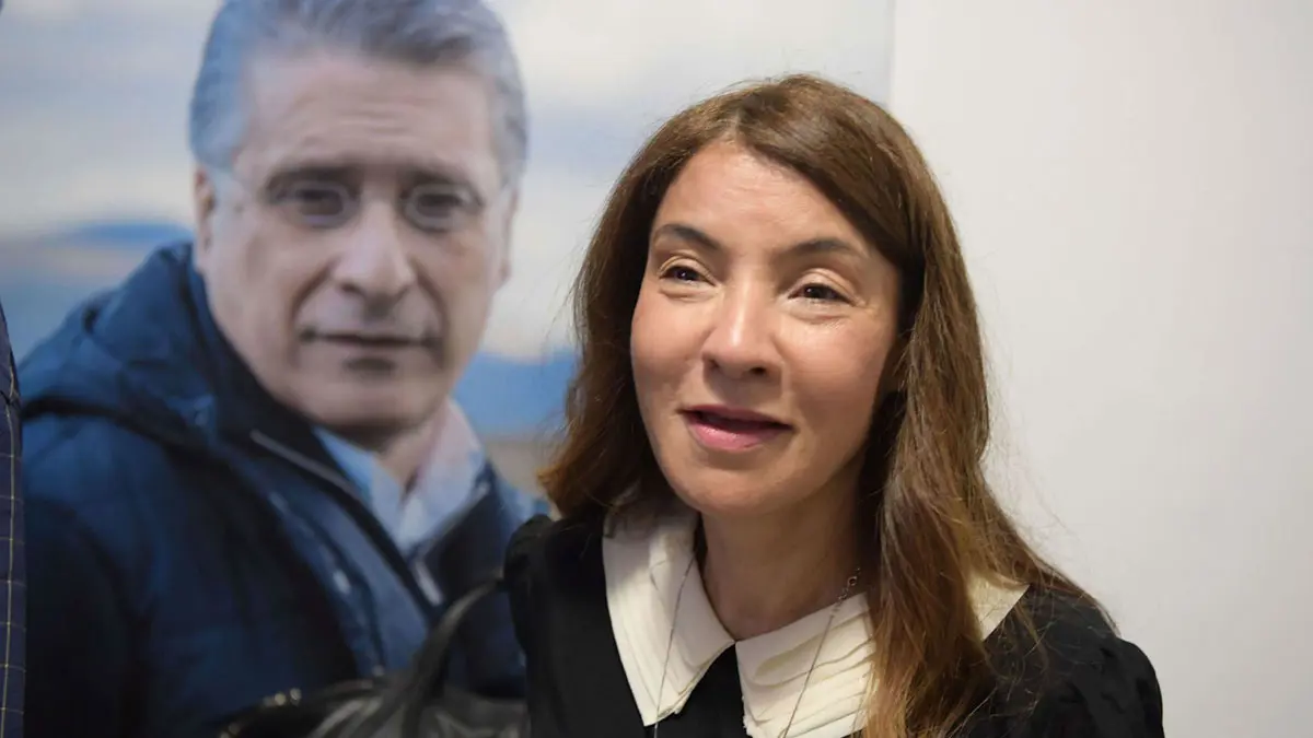 تونس.. زوجة نبيل القروي تخطف الأضواء وتقود حملته الانتخابية (صور وفيديو)