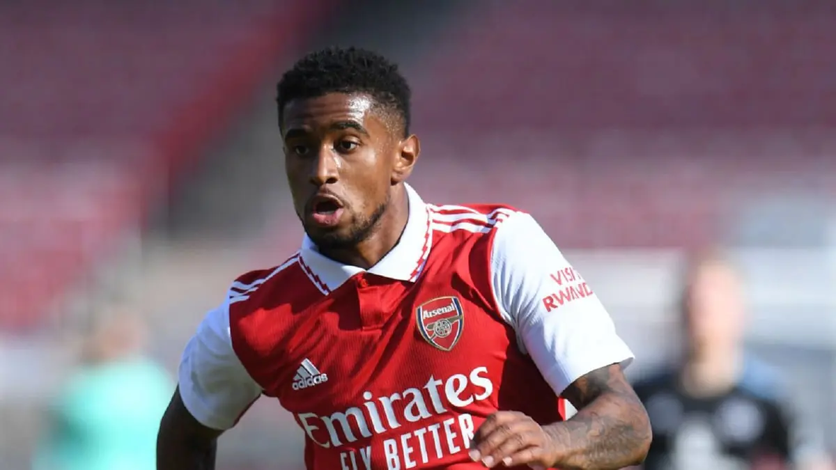 أرتيتا يحث الشاب ريس نيسلون على إثبات جدارته مع آرسنال
